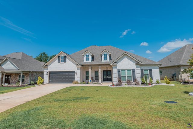 202 Brook Hollow Court, Kathleen, GA 31047