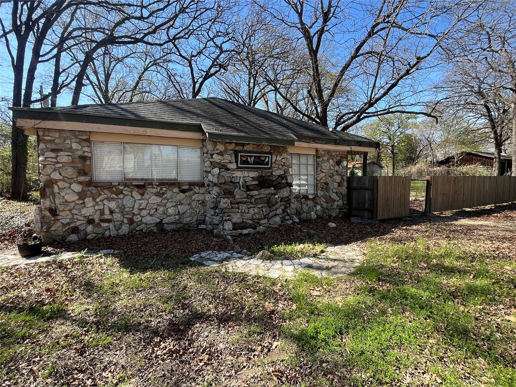 116 Cottonwood Trail, Gun Barrel City, TX 75156