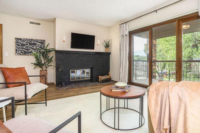 220 8th Street S B2, Fargo, ND 58103