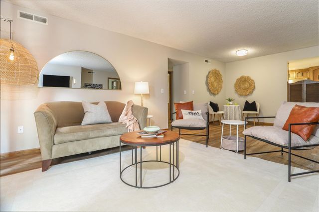 220 8th Street S B2, Fargo, ND 58103