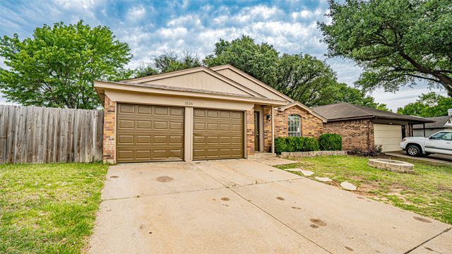 5126 Hawkins Cemetery Road, Arlington, TX 76017