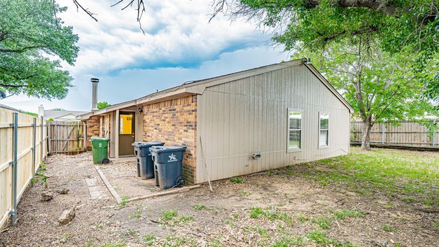 5126 Hawkins Cemetery Road, Arlington, TX 76017