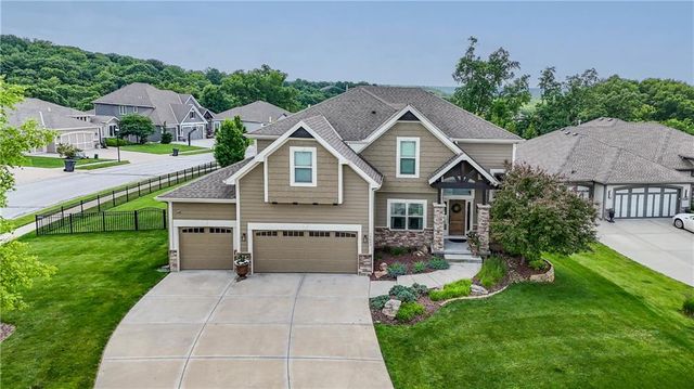15053 Eagle Lane, Parkville, MO 64152