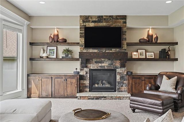 15053 Eagle Lane, Parkville, MO 64152