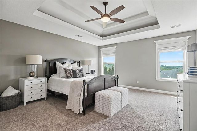 15053 Eagle Lane, Parkville, MO 64152