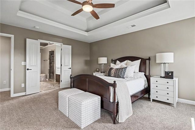 15053 Eagle Lane, Parkville, MO 64152