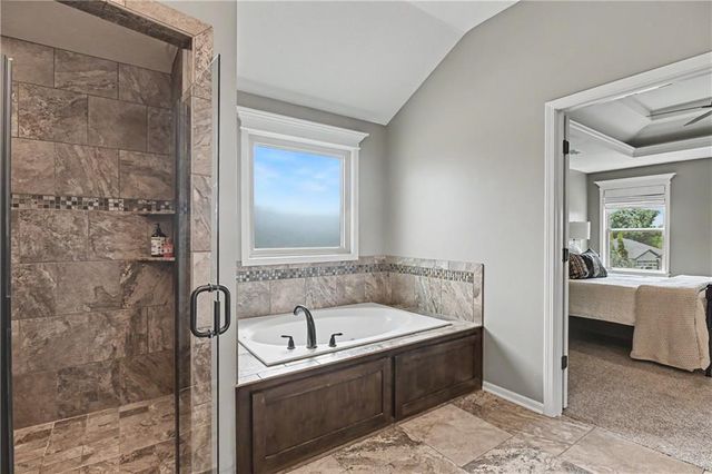 15053 Eagle Lane, Parkville, MO 64152