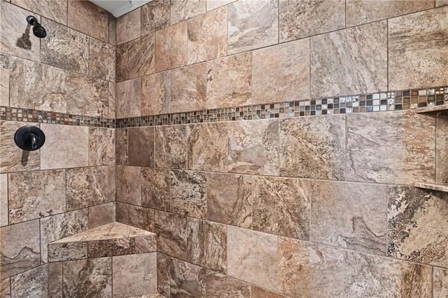 15053 Eagle Lane, Parkville, MO 64152