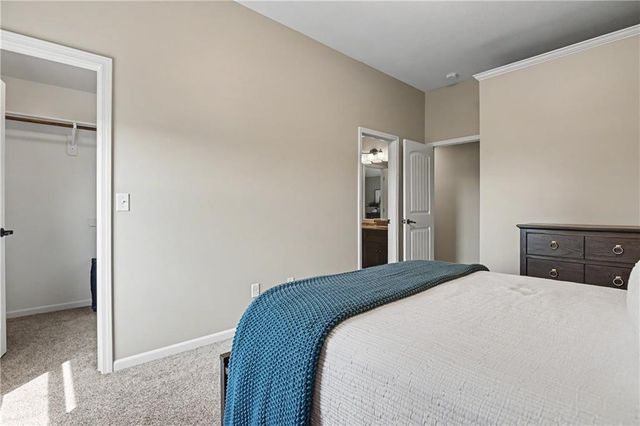 15053 Eagle Lane, Parkville, MO 64152