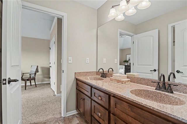 15053 Eagle Lane, Parkville, MO 64152