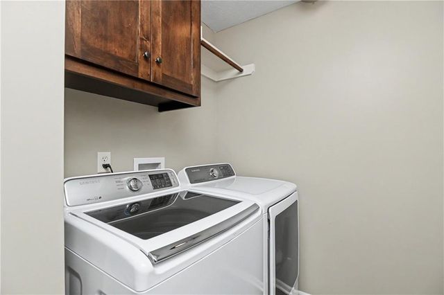 15053 Eagle Lane, Parkville, MO 64152