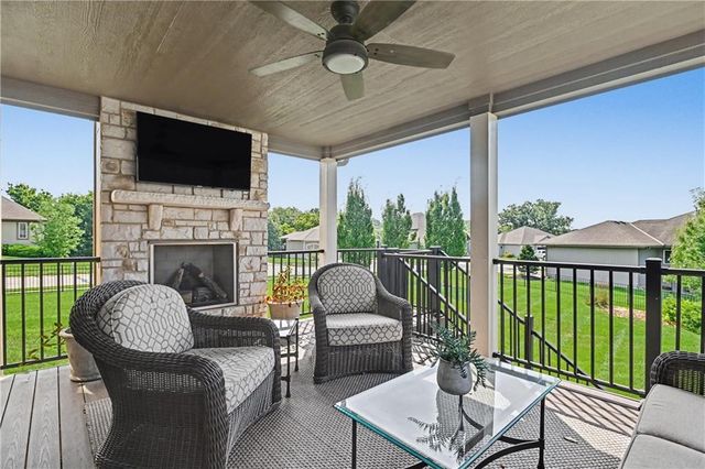 15053 Eagle Lane, Parkville, MO 64152