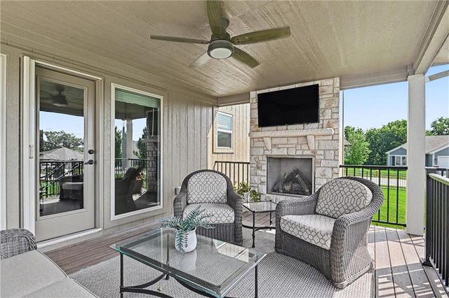 15053 Eagle Lane, Parkville, MO 64152