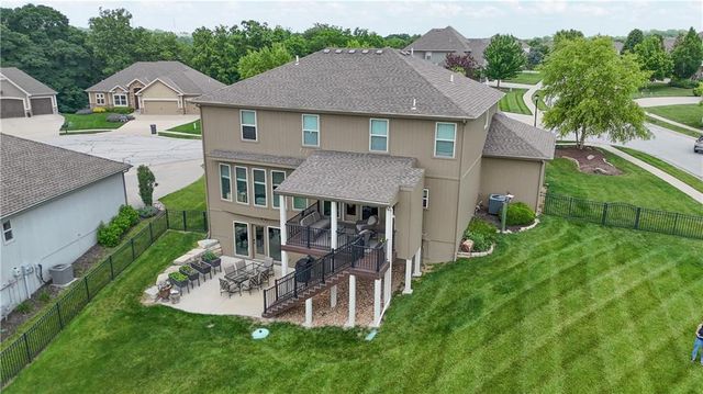 15053 Eagle Lane, Parkville, MO 64152