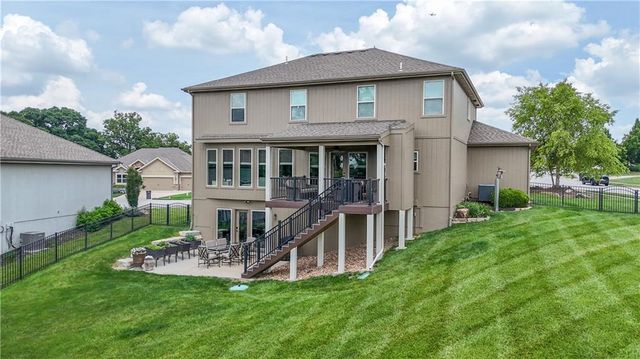 15053 Eagle Lane, Parkville, MO 64152