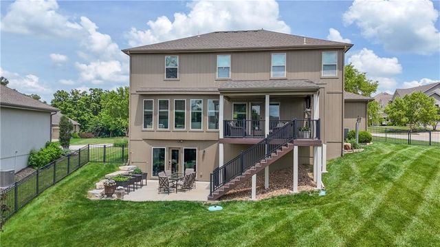 15053 Eagle Lane, Parkville, MO 64152
