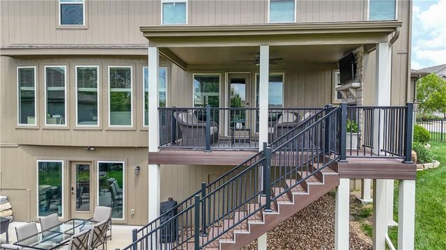 15053 Eagle Lane, Parkville, MO 64152