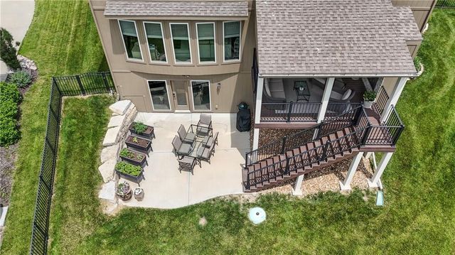15053 Eagle Lane, Parkville, MO 64152