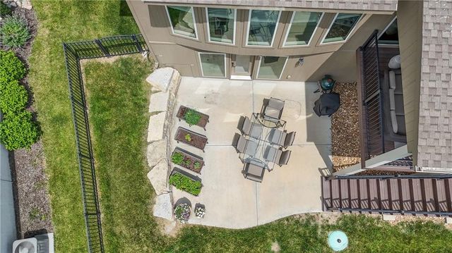 15053 Eagle Lane, Parkville, MO 64152