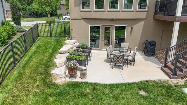 15053 Eagle Lane, Parkville, MO 64152