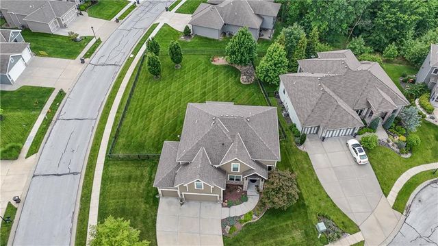15053 Eagle Lane, Parkville, MO 64152