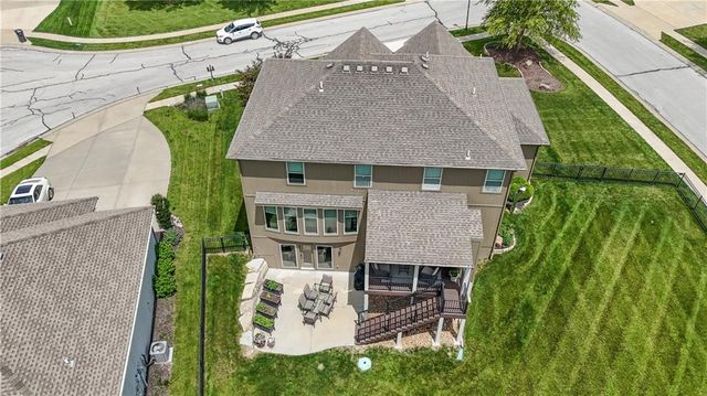 15053 Eagle Lane, Parkville, MO 64152