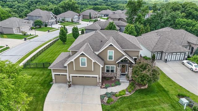 15053 Eagle Lane, Parkville, MO 64152