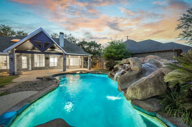 5534 Weston Drive, Fulshear, TX 77441