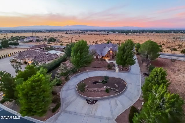3249 Camino Hermanos, Lancaster, CA 93536
