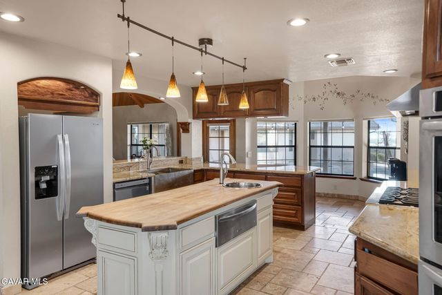 3249 Camino Hermanos, Lancaster, CA 93536