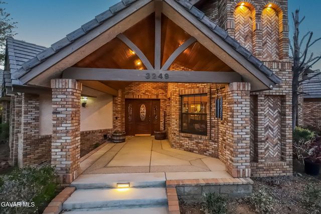 3249 Camino Hermanos, Lancaster, CA 93536