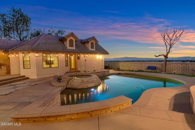 3249 Camino Hermanos, Lancaster, CA 93536