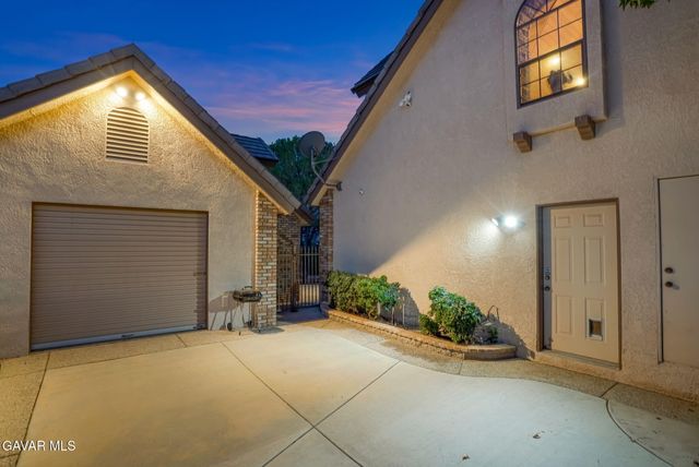 3249 Camino Hermanos, Lancaster, CA 93536