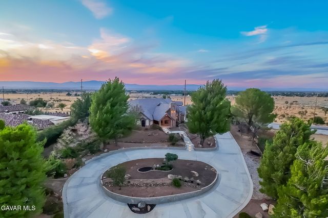 3249 Camino Hermanos, Lancaster, CA 93536