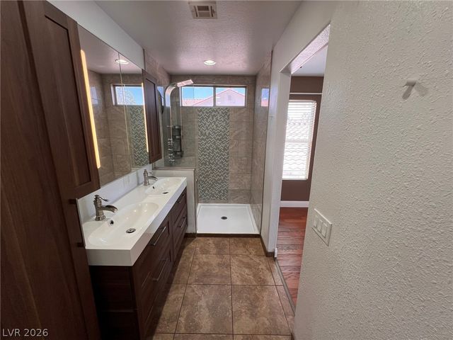 8616 MAJESTIC PINE Avenue, Las Vegas, NV 89143
