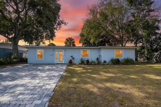 1702 7TH Street N, Jacksonville Beach, FL 32250