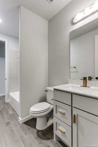 2134 Knippa, San Antonio, TX 78253