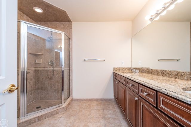 16611 Ventura Circle, Clinton Township, MI 48038