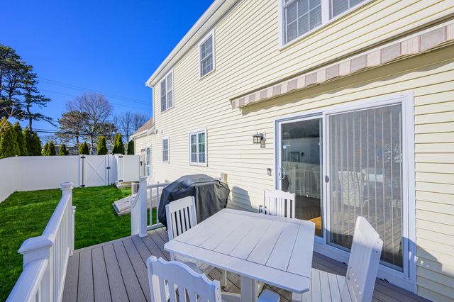 549 Center Street APT 5, Dennis Port, MA 02639
