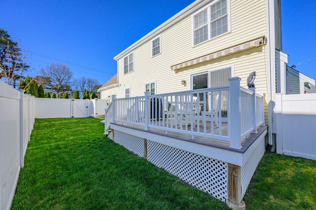 549 Center Street APT 5, Dennis Port, MA 02639