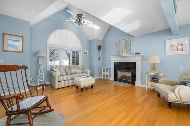 549 Center Street APT 5, Dennis Port, MA 02639