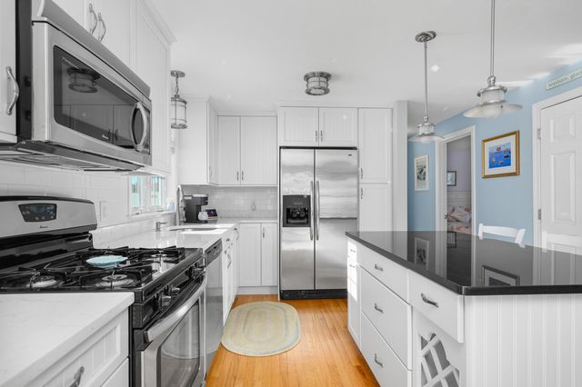 549 Center Street APT 5, Dennis Port, MA 02639