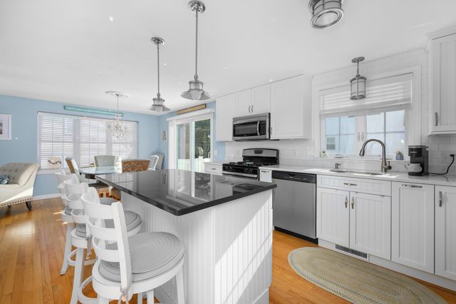 549 Center Street APT 5, Dennis Port, MA 02639