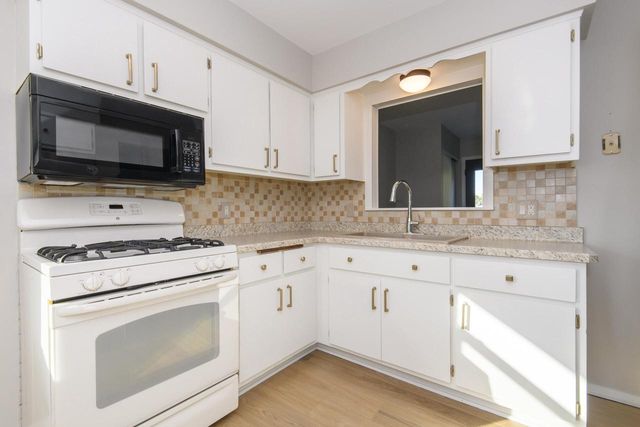 5970 S 34th STREET, Greenfield, WI 53221