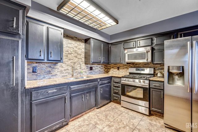 5512 Appletree Lane, Bakersfield, CA 93309