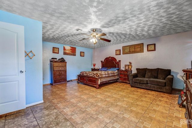 5512 Appletree Lane, Bakersfield, CA 93309