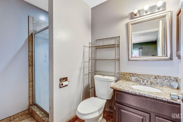 5512 Appletree Lane, Bakersfield, CA 93309