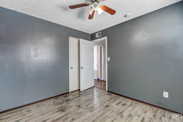 5512 Appletree Lane, Bakersfield, CA 93309