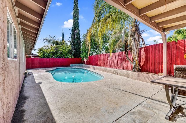 5512 Appletree Lane, Bakersfield, CA 93309