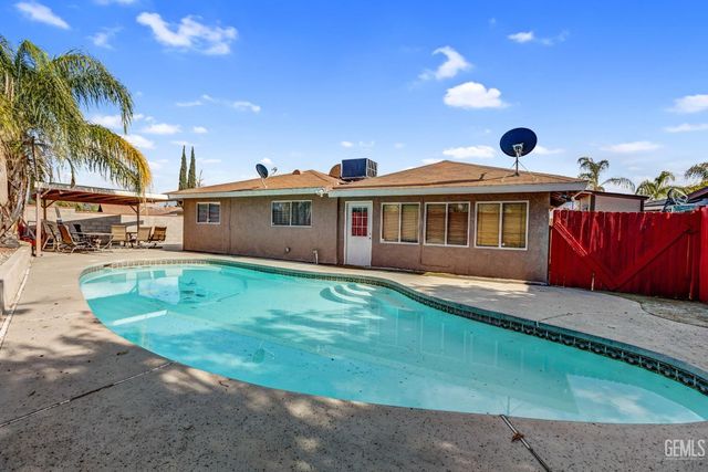 5512 Appletree Lane, Bakersfield, CA 93309